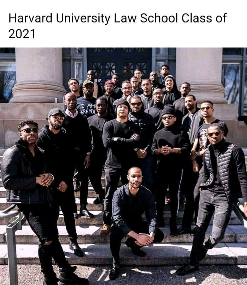 Black, Class Wholesome Memes Black, Class text: Harvard University Law School Class of 2021 .V2Éyt) 